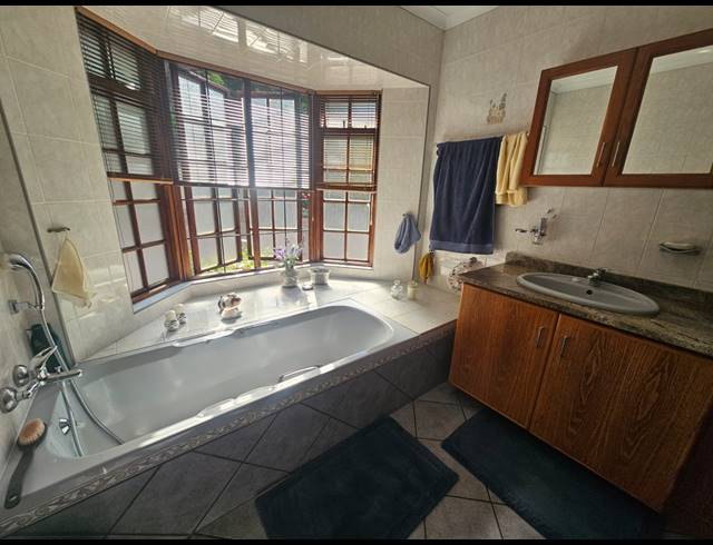 4 BEDROOM HOUSE FOR SALE IN VANDERBIJLPARK SW 5